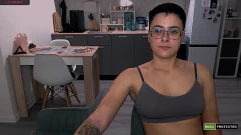 Snapshot of chloe_x_ chatting on September 2025 10:09:02 PM Eva and Sandra online show from September 2025 10:09:02 PM