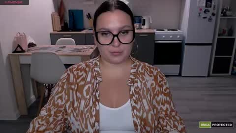 Snapshot of chloe_x_ chatting on September 2025 05:31:01 AM Eva and Sandra online show from September 2025 05:31:01 AM