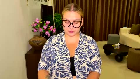 Eva and Sandra online show from April 2026 09:05:01 PM
