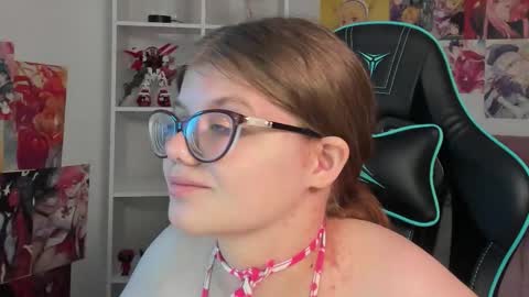 Snapshot of chloehalses chatting on January 2026 05:13:02 AM ChloeHalses online show from January 2026 05:13:02 AM