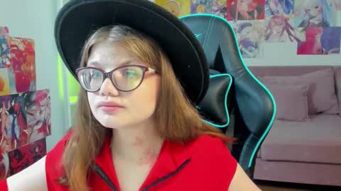 ChloeHalses online show from March 2026 04:10:01 PM