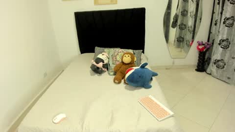 Laura  independent model online show from June 2026 01:38:02 AM