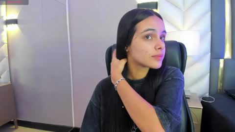  Chloe Harper  online show from April 2026 12:21:02 PM