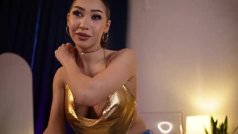 chloemin_ online show from November 2025 05:12:03 AM