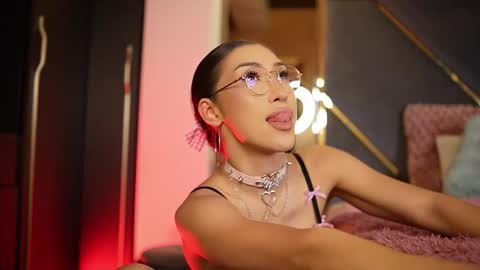 chloemin_ online show from February 2026 03:54:01 PM