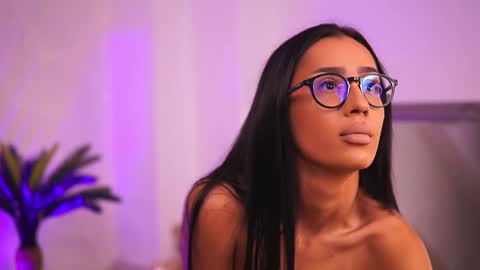 Snapshot of chloeobrilx chatting on September 2025 05:42:01 AM Chlo online show from September 2025 05:42:01 AM