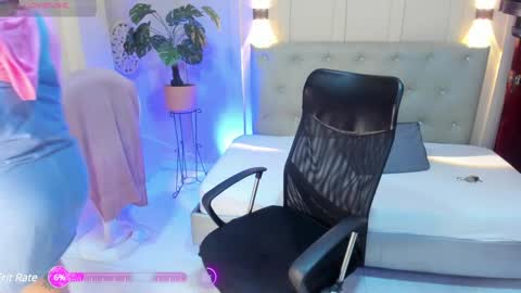 Snapshot of chloerossee chatting on December 2024 01:13:01 AM Chloe rosse online show from December 2024 01:13:01 AM