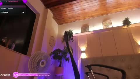 Snapshot of chloerossee chatting on February 2025 04:09:02 AM Chloe rosse online show from February 2025 04:09:02 AM