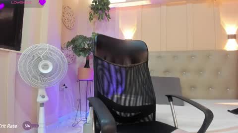 Snapshot of chloerossee chatting on February 2025 04:09:02 AM Chloe rosse online show from February 2025 04:09:02 AM