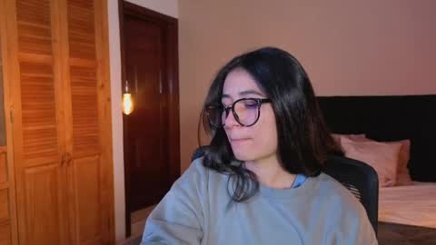 ChloeTurner  online show from April 2026 08:53:02 PM