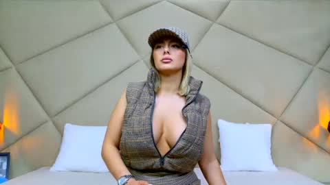 Chloe Vee online show from April 2026 04:54:02 AM