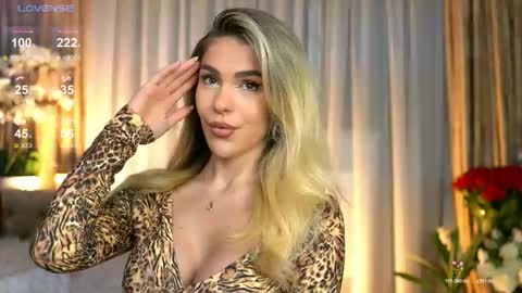 Snapshot of chloevelvetx chatting on April 2026 09:04:01 PM Chloe online show from April 2026 09:04:01 PM
