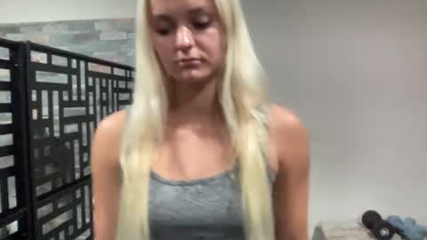 Chloe Babe online show from January 2026 05:00:01 AM