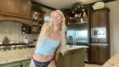 Chloe Babe online show from April 2026 05:54:02 PM