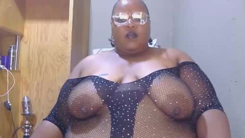 Snapshot of chocolovebbw1986 chatting on December 2025 10:00:02 AM XSEXYBBW69 online show from December 2025 10:00:02 AM