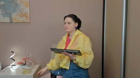 Cassandra online show from March 2026 04:18:01 AM