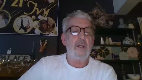 chris1404 online show from December 2025 09:30:01 PM