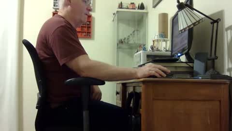 chris2002b online show from September 2025 04:16:01 AM