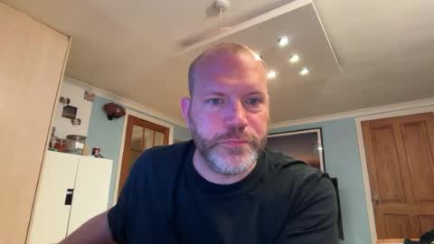 Snapshot of chris_buter chatting on June 2026 10:19:02 PM chris_buter online show from June 2026 10:19:02 PM