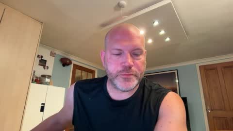 Snapshot of chris_buter chatting on June 2026 09:43:02 PM chris_buter online show from June 2026 09:43:02 PM
