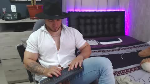 Snapshot of chris_huntter chatting on March 2025 06:59:02 PM chris_huntter online show from March 2025 06:59:02 PM