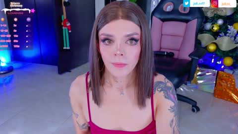 Snapshot of chris_parker01 chatting on December 2024 12:12:02 PM juli Instagram july rv17 - Twitter juli rv17 online show from December 2024 12:12:02 PM