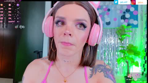 Snapshot of chris_parker01 chatting on January 2025 03:10:01 PM juli Instagram july rv17 - Twitter juli rv17 online show from January 2025 03:10:01 PM