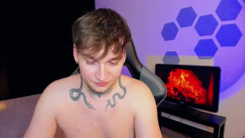 Snapshot of chris_tyson chatting on February 2025 01:04:01 AM Chris Tyson online show from February 2025 01:04:01 AM