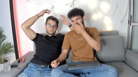 Im Chirs IM MODEL INDEPENDT online show from February 2025 02:11:02 AM