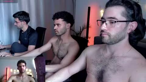 Im Chirs IM MODEL INDEPENDT online show from February 2025 09:32:02 PM