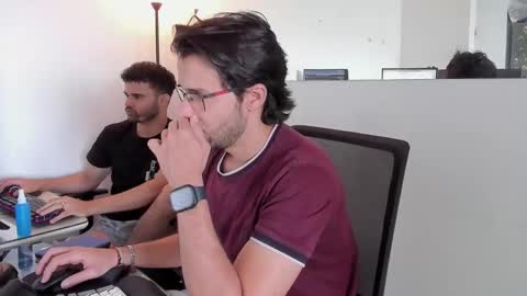 Im Chirs IM MODEL INDEPENDT online show from September 2025 05:06:01 PM