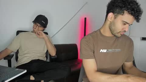 Im Chirs IM MODEL INDEPENDT online show from October 2025 01:36:02 AM