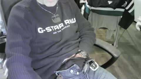 chrisprngr online show from December 2025 05:41:01 PM