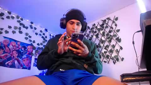 Snapshot of chriss_wg_ chatting on February 2025 06:30:02 PM Christian Wang online show from February 2025 06:30:02 PM