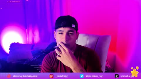 Snapshot of chriss_wg_ chatting on December 2025 11:12:01 PM Christian Wang online show from December 2025 11:12:01 PM