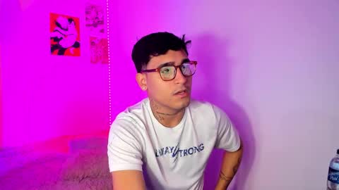 Snapshot of chriss_wg_ chatting on January 2026 06:54:01 PM Christian Wang online show from January 2026 06:54:01 PM