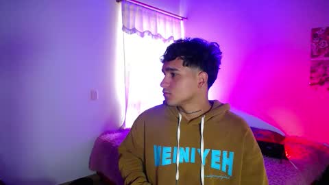 Snapshot of chriss_wg_ chatting on February 2026 09:00:01 PM Christian Wang online show from February 2026 09:00:01 PM