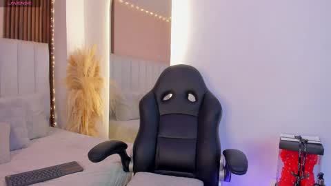 christal_jane online show from March 2026 04:13:01 PM