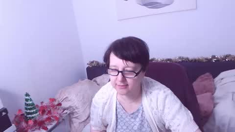 Snapshot of christarose chatting on December 2025 07:54:02 PM Christa online show from December 2025 07:54:02 PM