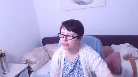 Snapshot of christarose chatting on February 2026 03:32:02 PM Christa online show from February 2026 03:32:02 PM