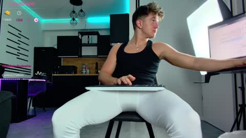 UPVOTE ME ------  ILL DO SOMETHING FOR FREE online show from December 2024 06:01:02 AM