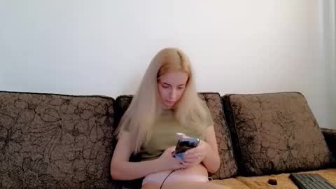 Snapshot of christihanson chatting on December 2025 10:02:01 AM christihanson online show from December 2025 10:02:01 AM