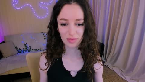 christinaconteeree online show from September 2025 01:36:02 PM