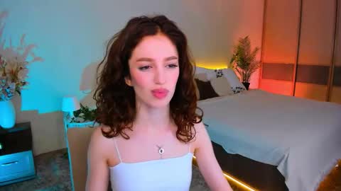 christinaconteeree online show from October 2025 11:19:01 AM