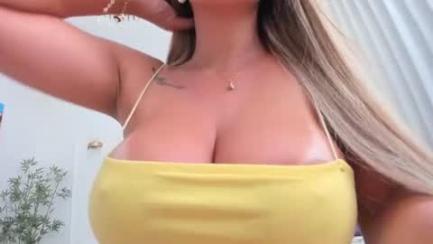 Hi im Christine online show from July 2026 04:07:01 AM