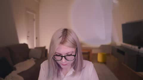 Snapshot of christine_bae chatting on June 2026 06:14:01 AM Eva online show from June 2026 06:14:01 AM