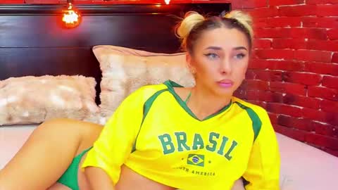 Snapshot of christyna_ross chatting on February 2026 08:29:01 PM christyna_ross online show from February 2026 08:29:01 PM