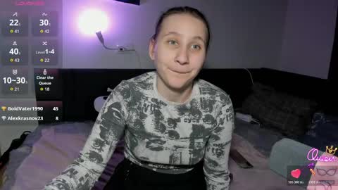 christyw3b online show from April 2026 04:59:01 PM