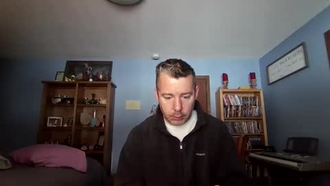 Snapshot of chrisw8121 chatting on December 2025 04:05:01 PM chrisw8121 online show from December 2025 04:05:01 PM