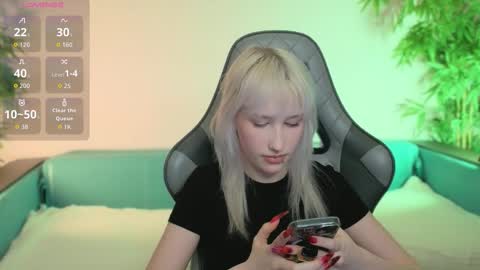 EvaBlonde TayaBrunette EliieBlack hair online show from February 2026 02:35:01 PM